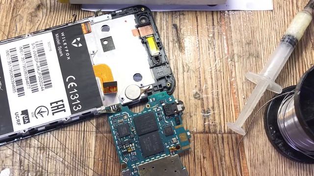 Замена контроллера питания на телефоне Wileyfox. смотреть онлайн