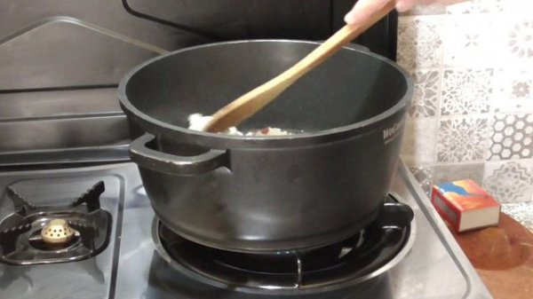 Нут с тефтелями. Питательный и сытный обед на каждый день. Garbanzos con albóndigas.