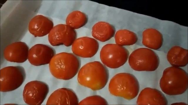 ВЯЛЕНІ ПОМІДОРИ В ДУХОВЦІ ПО-ДОМАШНЬОМУ?? СМАЧНО! смотреть онлайн