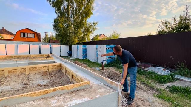 2 ФУНДАМЕНТ В ГОРИЗОНТ ПО УРОВНЮ ПРОСТЕЙШИЙ СПОСОБ _ ЛЕНТОЧНЫЙ ФУНДАМЕНТ СВОИМИ РУКАМИ