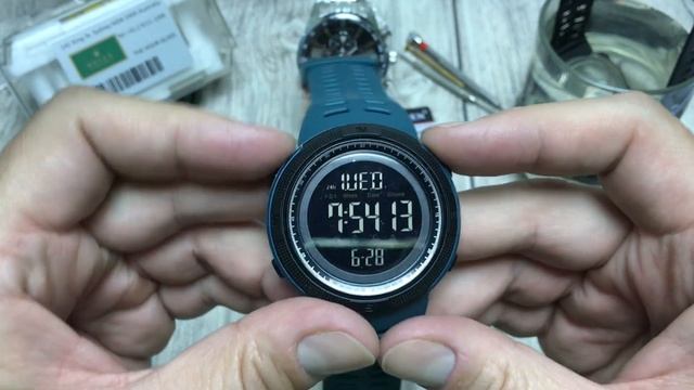 Новинка SKMEI 2070 5ATM LAKE BLUE. Настройка + тест на воду. смотреть онлайн