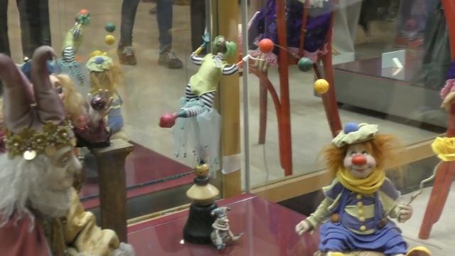 Выставка кукол из коллекции Алены Яковлевой смотреть онлайн