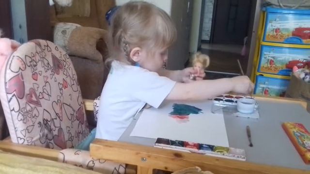Рисуем красками. 3 года.Настоящая Пикассо !!! смотреть онлайн