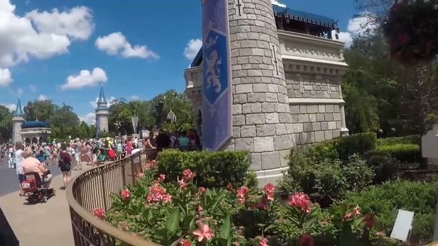 Free Disney ticket day pt 1 Magic Kingdom- Tomorrow land speedway & Pirates of the Caribbean смотреть онлайн