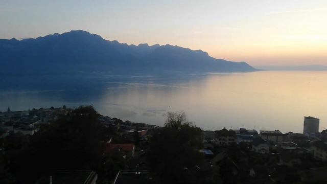 Женевское озеро (Lac Leman). Монтрё (Montreux), Швейцария. смотреть онлайн