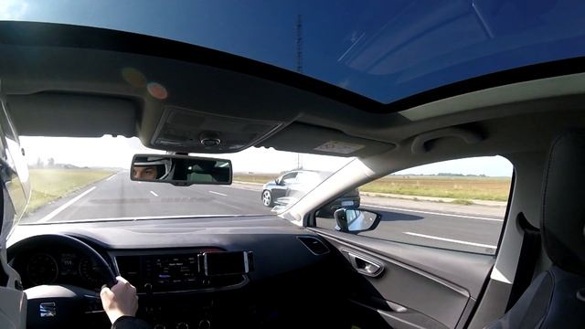 Seat Leon FR 1.8 TSI 180 vs Renault Clio IV RS Trophy 220 смотреть онлайн