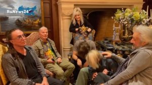 Алла Пугачева устроила вечеринку в своем замке в деревне Грязь