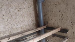 Сырость в курятнике - проблема в подстилке