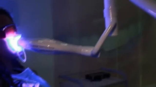 Современное отбеливание зубов без боли в стоматологии клинике | Безвредное без перекиси водорода смотреть онлайн