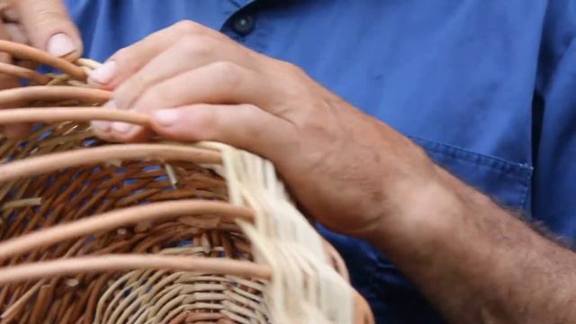 Корзинки из лозы или чем Травники Сибири занимаются в дождливые дни смотреть онлайн