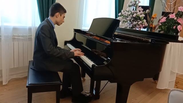 Белов Макар фортепиано исп.Р.Шуман "Дед Мороз", Д.Кабалевский "Рондо - токката" смотреть онлайн