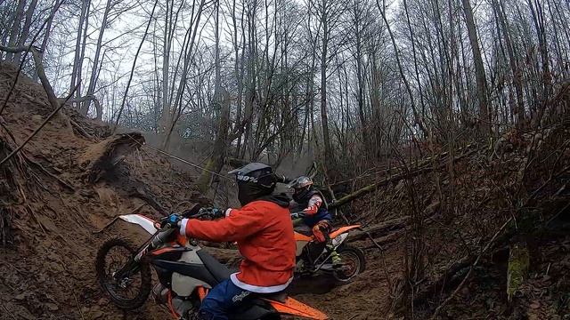 Краш тест KTM exc300tpi на гонке Шалёны чмель 2021Crash test KTM exc300tpi at the race Shalena Chme смотреть онлайн