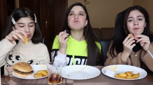 MC DONALD'S MUKBANG С ПОДПИСЧИЦАМИ/КАЗУС С КЕТЧУПОМ #AskFatima #asmr #mukbang