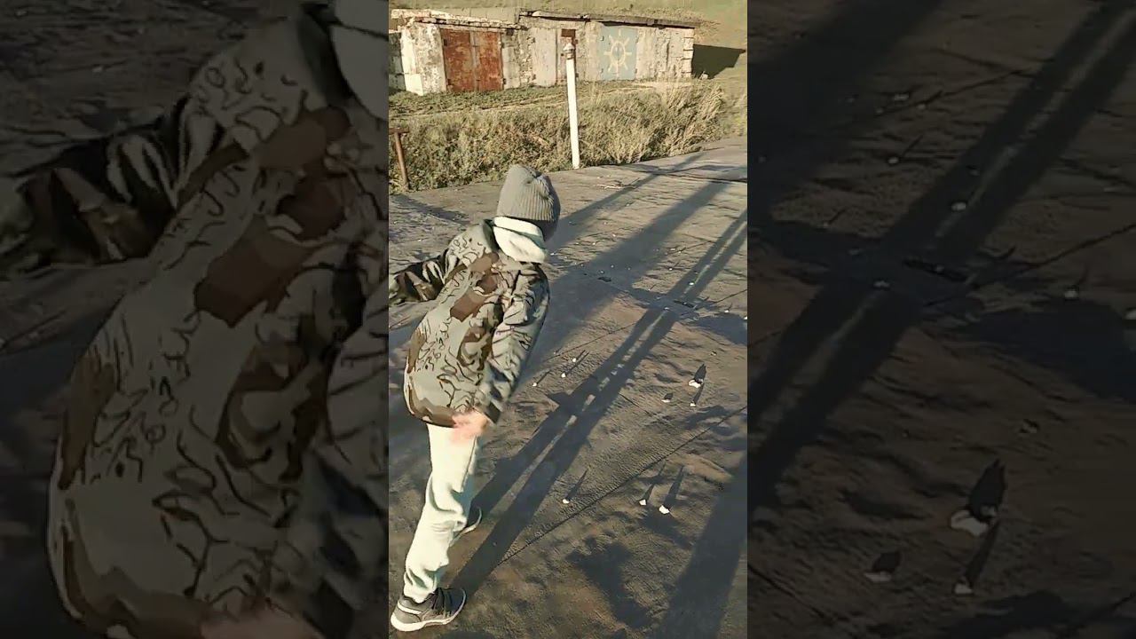 Марк бегает по крышам гаражей по песню Pedro,pedro смотреть онлайн