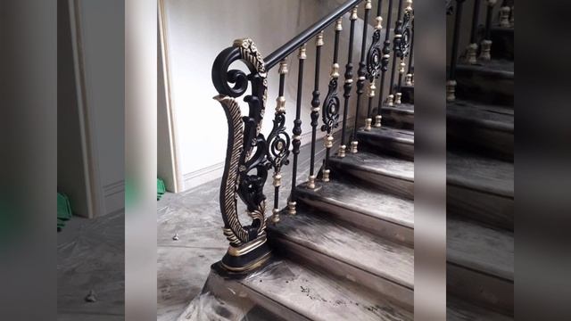 Декор лестниц в частном доме.Decor stairs in a private house.Wystrój schodów w prywatnym domu. смотреть онлайн
