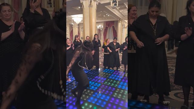 Шикарно танцуют Цыгане смотреть онлайн