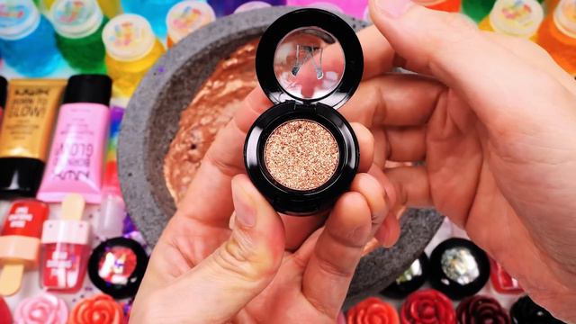 Satisfying Video Mixing Makeup Cosmetics Glitter Squishy Balls into Glossy Slime GoGo Slime ASMR смотреть онлайн
