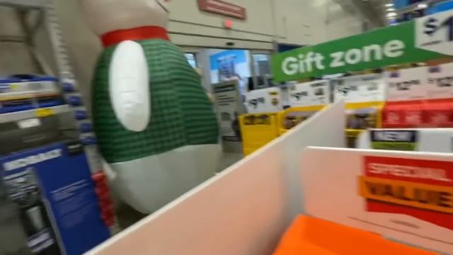 ?? LOWE’S Gift Zone Holiday Deals Bonanza! + Smart Home Holiday Zone!