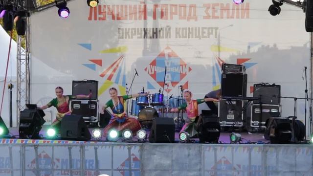 18 Танцевальный коллектив «Timbata» Танец «Руэда». Болотная (ЦАО) 10/08/2013 смотреть онлайн