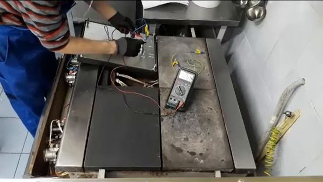 Ремонт электроплиты “Абат“ и замена двух ТЭНовых электрических конфорок смотреть онлайн