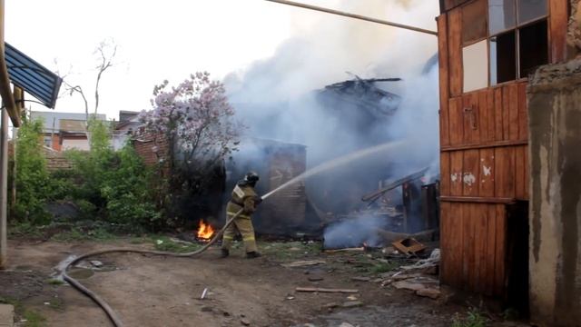 Сильный пожар в Оренбурге смотреть онлайн