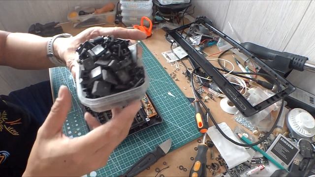 Чистка клавиатуры Logitech с разбором. смотреть онлайн