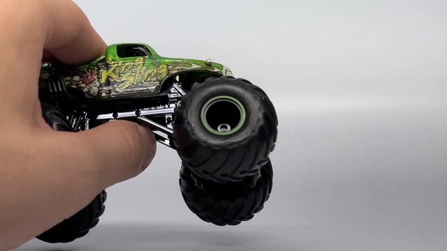 SPIN MASTER MONSTER JAM KING SLING MEGA TRUCK EXCLUSIVE смотреть онлайн