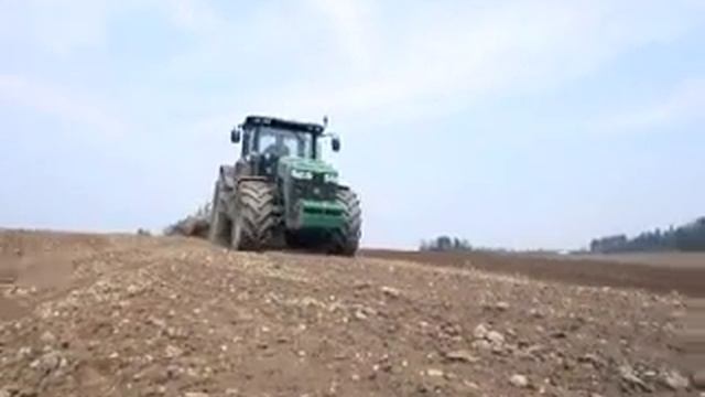 John Deere 8310 R + LEMKEN Karat 9/400 KÜA смотреть онлайн
