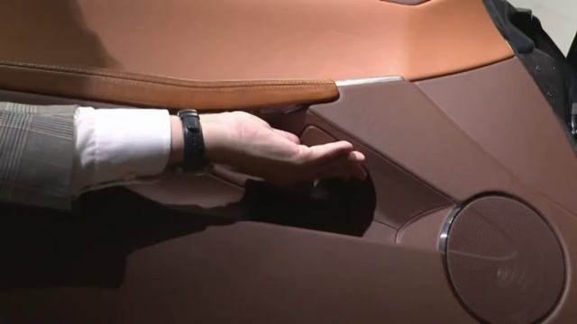 Opening the Door of the Fisker Karma Manually смотреть онлайн