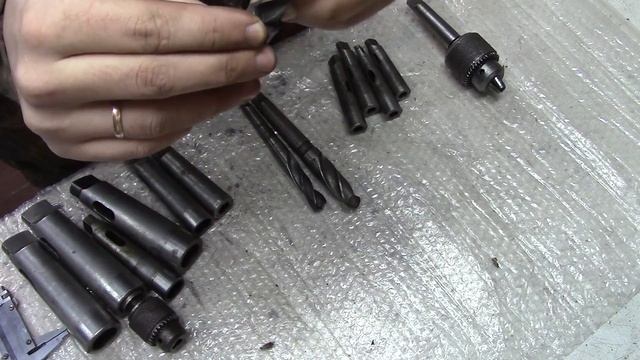 Небольшая покупка оснастки в офлайне и размещение сверл у токарного смотреть онлайн