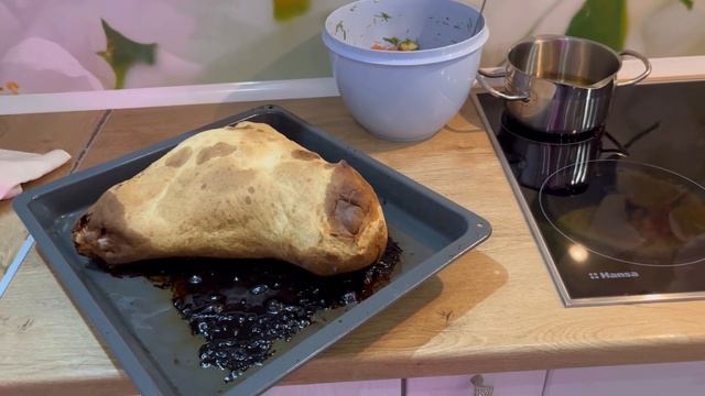 Приготовила рульку в тесте,мясо тает варту,так вы точно Не готовили￼ смотреть онлайн