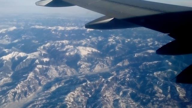 Летим над румынскими Карпатами смотреть онлайн