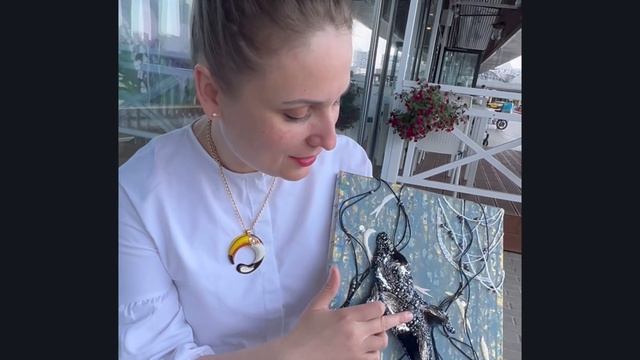 Елена Завражина и ее работа «Глубина» на выставке в галерее YOLKA art смотреть онлайн