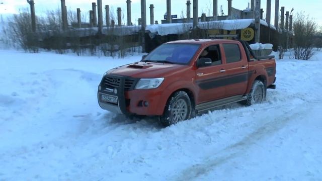 Что может Infiniti FX 37 на бездорожье против Toyota и WV смотреть онлайн