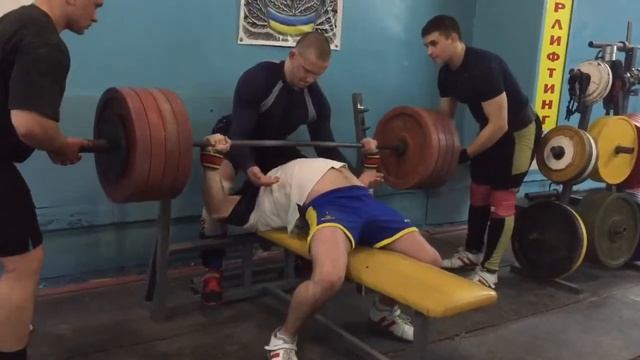 Жим лёжа в слингшоте, 230 кг на раз, собственный вес 78 кг смотреть онлайн