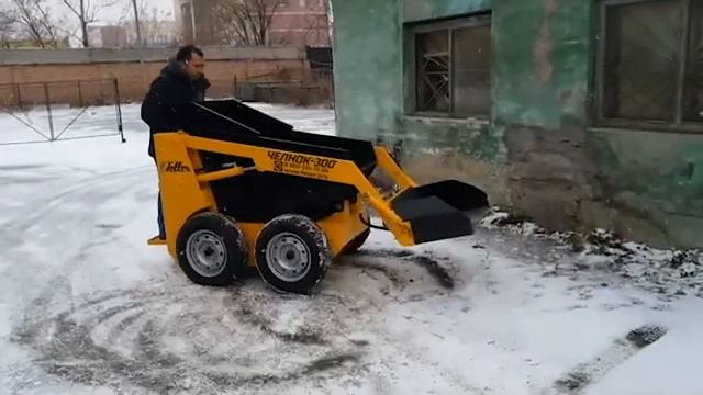 Мини думпер "Челнок 300". Поворотное устойство смотреть онлайн