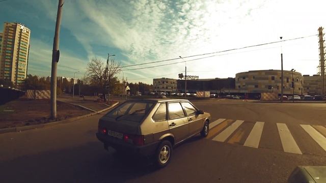 ЛАДА ВАЗ 2109 за 175 тыс., можно сказать капсула времени. тест-драйв смотреть онлайн