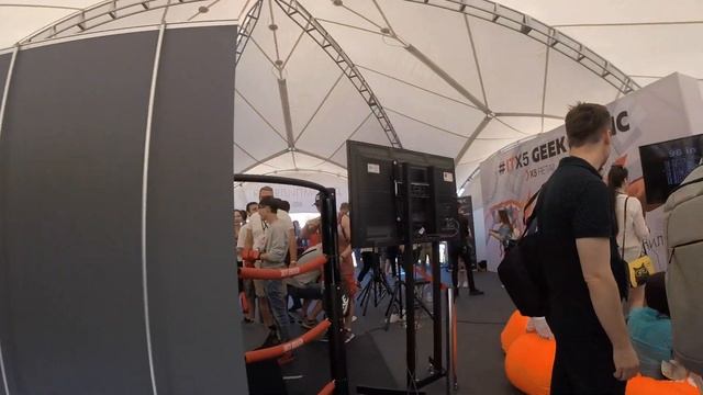 Geek Picnic 2018. Аттракционы для шатра Декомпилиция, компании СДЭК и REG.RU смотреть онлайн