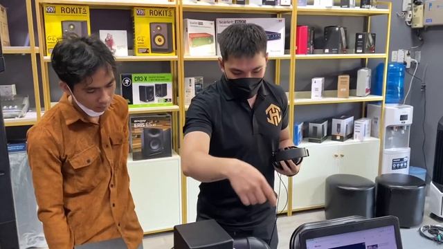 Anh Khách Đam Mê Sắm Trọn Bộ Thu Âm Home Studio Và Laptop Dell | LOA KIỂM ÂM ERIS 3.5 | TRUYỀN HỮU смотреть онлайн