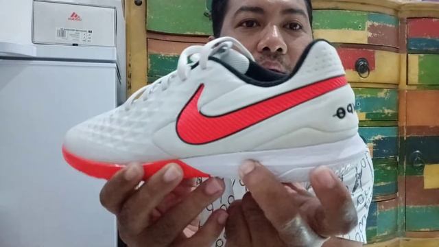 Unboxing + Preview Nike Tiempo Legend 8 React Pro IC смотреть онлайн