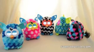 Ферби бум танцуют под музыку