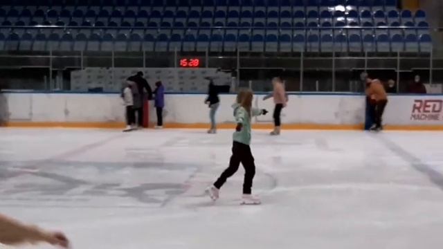 ПРАЗДНОВАНИЕ НОВОГОДНИХ ПРАЗДНИКОВ ✨??? смотреть онлайн