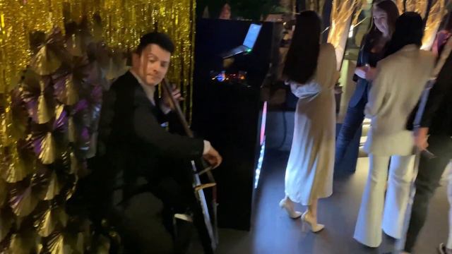 Что означает Новогодний корпоратив сегодня? Украина смотреть онлайн