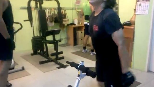 GYM CLASS AT CASA CHINTA GALERI. смотреть онлайн