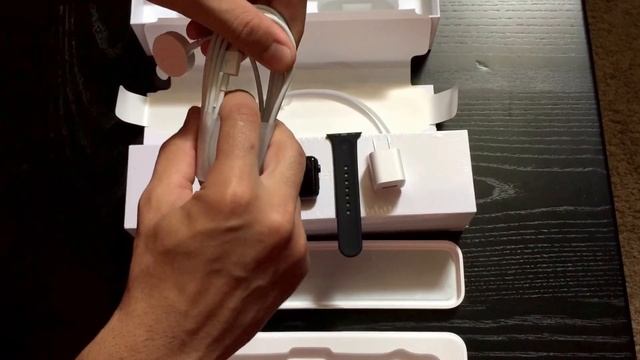 Apple Watch Sport 38mm Space Gray Band Removal Tutorial смотреть онлайн