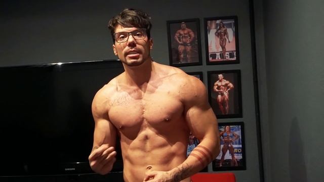 MED APARECE COM O MELHOR SHAPE DE SUA VIDA - SÓ COM DIETA смотреть онлайн