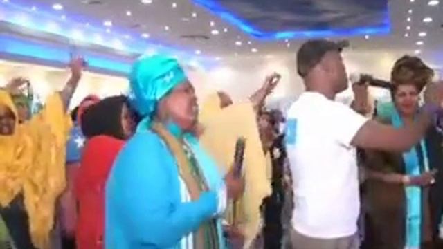 heestii Guri nabadi taallaa, live abdirahman gaas iyo maryan Mu смотреть онлайн