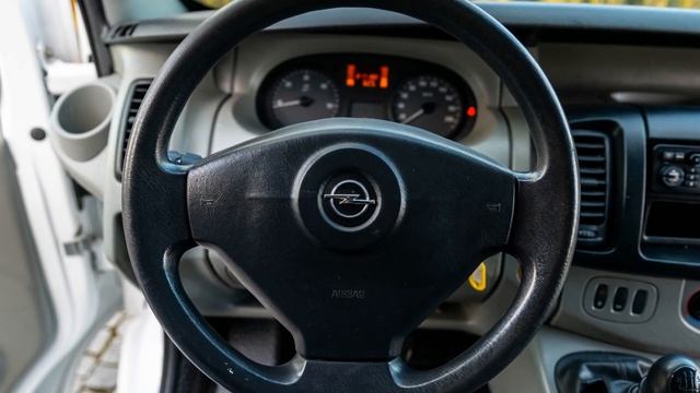 Opel Vivaro 2010r. 2.0 CDTI 114 KM смотреть онлайн
