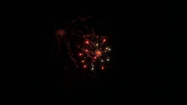BIG vs small FIREWORKS shells - 2" to 16" смотреть онлайн