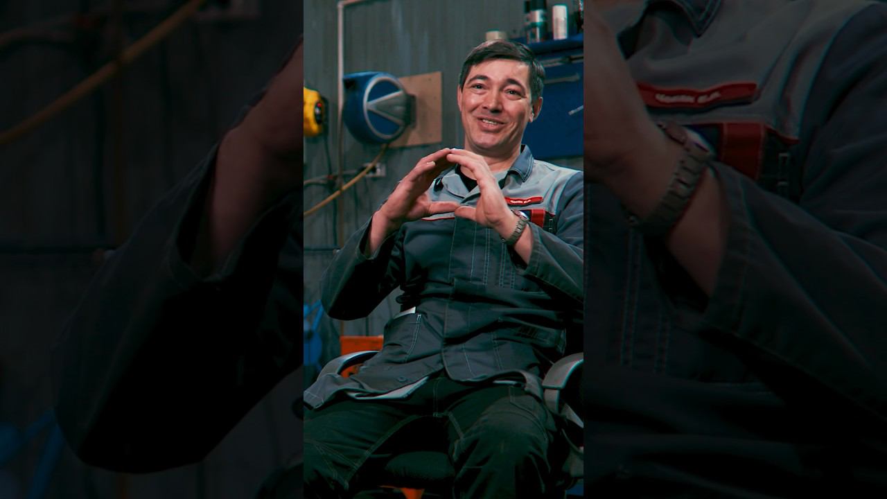 НАТКНУЛСЯ НА ВЫСОКОВОЛЬТНЫЙ КАБЕЛЬ #спецтехника #excavator #экскаватор #демонтаж #ковш смотреть онлайн